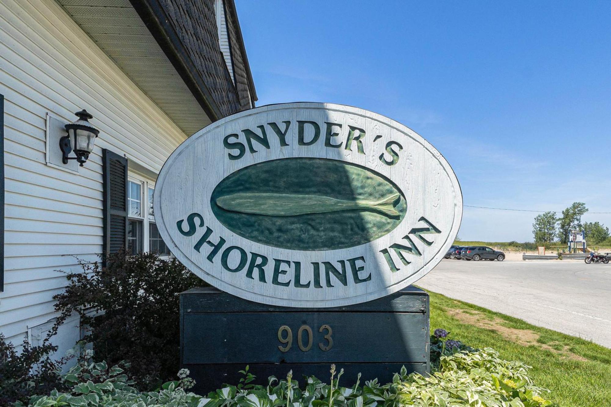 Snyders Shoreline Inn Ludington Esterno foto